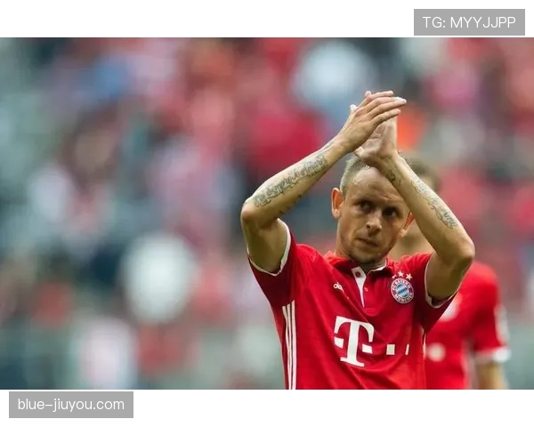 拉菲尼亚这训练完直接冲去夜店的状态，真当自己铁打的？