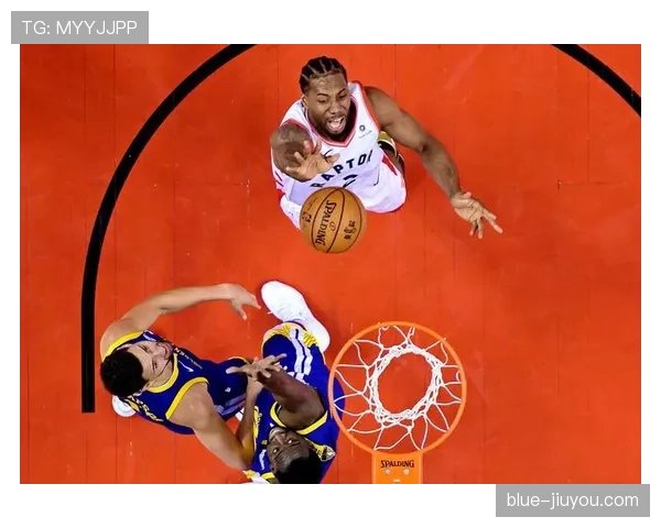 一次看懂：国际篮联和NBA干扰球规则的核心区别在哪？